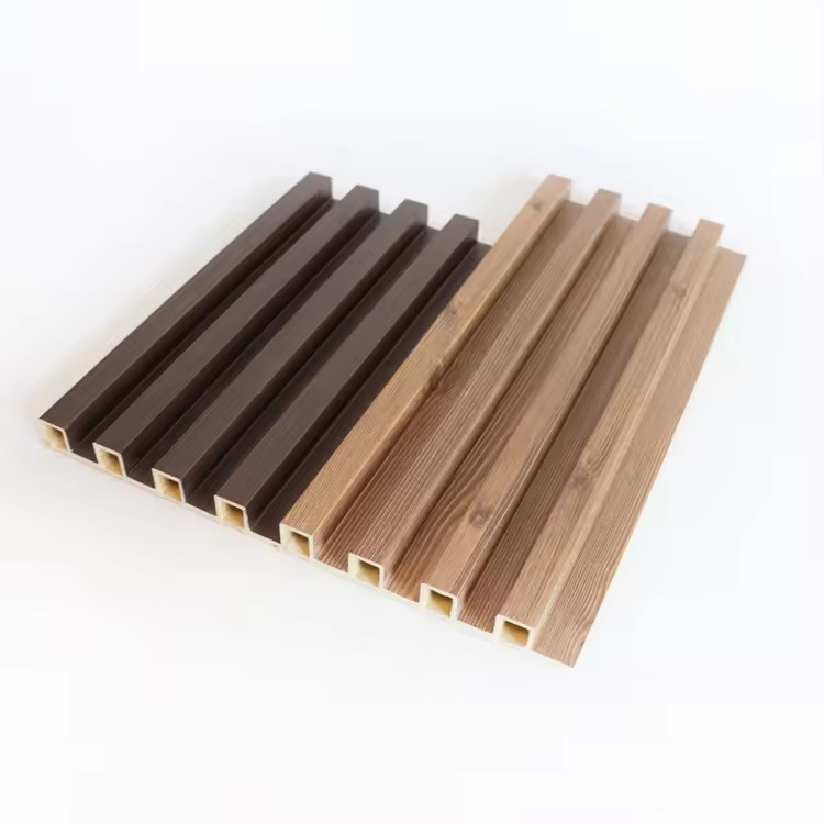 Panel ścienny z kraty PCV